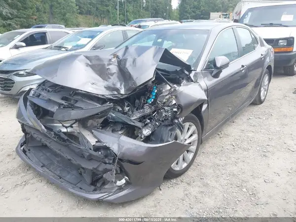 4T1B11HK7JU113743 2018 TOYOTA CAMRY - Image 2