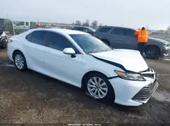 4T1B11HK7JU114214 2018 TOYOTA CAMRY