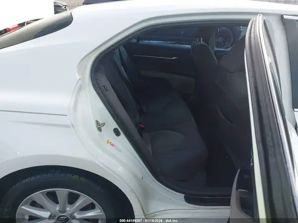 4T1B11HK7JU114214 2018 TOYOTA CAMRY - Image 8