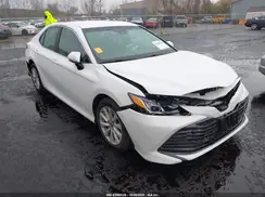 4T1B11HK7JU117100 2018 TOYOTA CAMRY