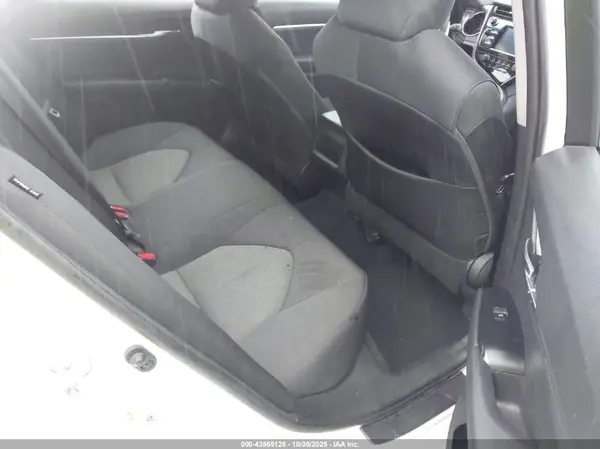 4T1B11HK7JU117100 2018 TOYOTA CAMRY - Image 8