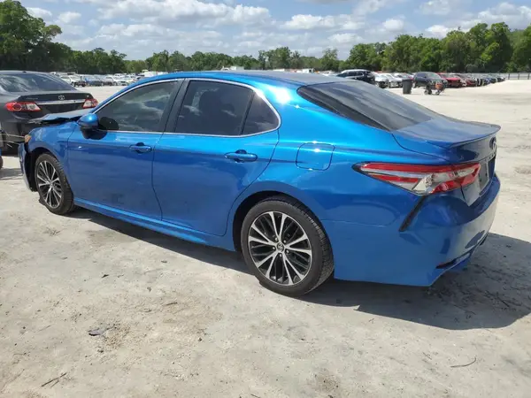 4T1B11HK7JU117470 2018 TOYOTA CAMRY - Image 2