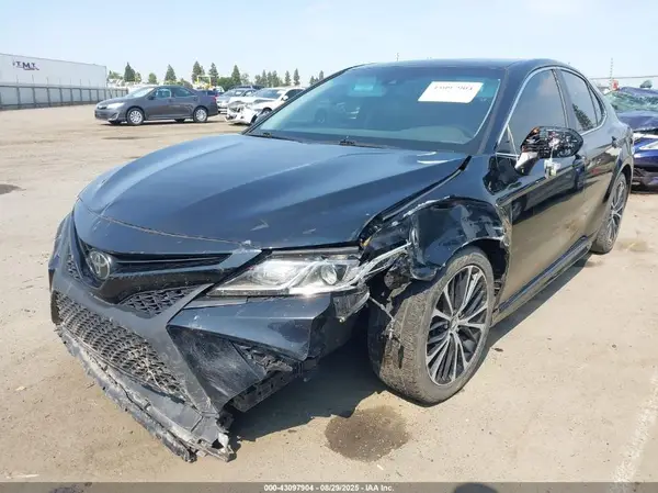 4T1B11HK7JU117761 2018 TOYOTA CAMRY - Image 2