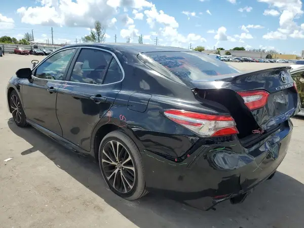 4T1B11HK7JU117906 2018 TOYOTA CAMRY - Image 2