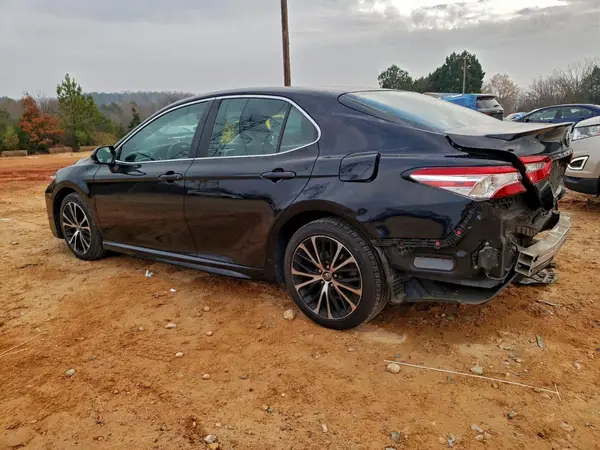 4T1B11HK7JU118859 2018 TOYOTA CAMRY - Image 2