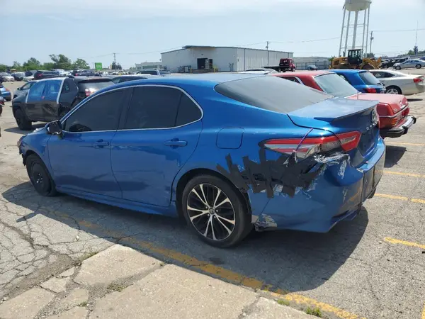 4T1B11HK7JU120126 2018 TOYOTA CAMRY - Image 2