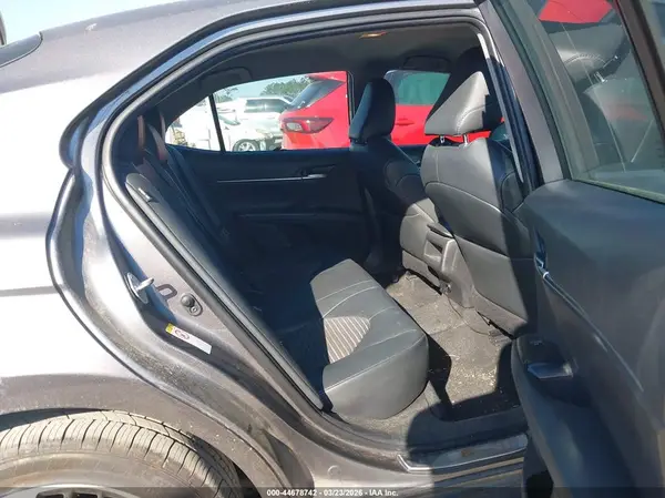 4T1B11HK7JU122412 2018 TOYOTA CAMRY - Image 8