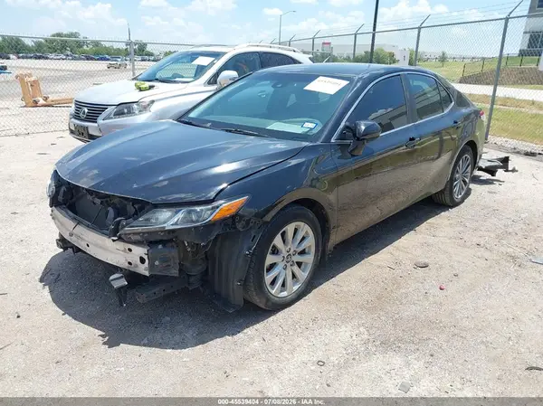 4T1B11HK7JU122720 2018 TOYOTA CAMRY - Image 2