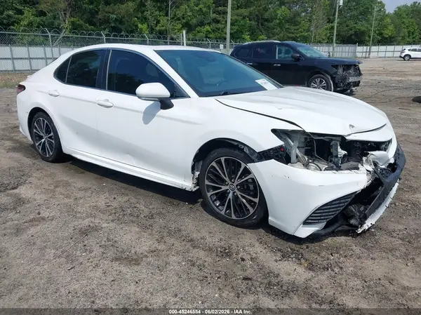 4T1B11HK7JU135256 2018 TOYOTA CAMRY - Image 1