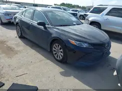 4T1B11HK7JU136097 2018 TOYOTA CAMRY