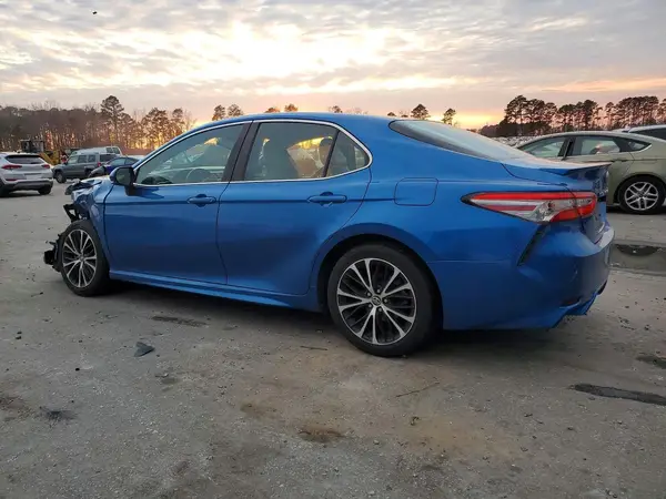 4T1B11HK7JU137363 2018 TOYOTA CAMRY - Image 2