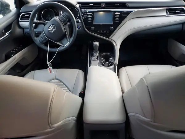 4T1B11HK7JU137363 2018 TOYOTA CAMRY - Image 8