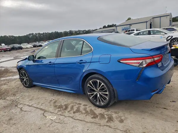 4T1B11HK7JU137797 2018 TOYOTA CAMRY - Image 2