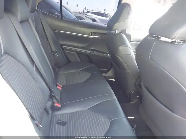 4T1B11HK7JU139789 2018 TOYOTA CAMRY - Image 8