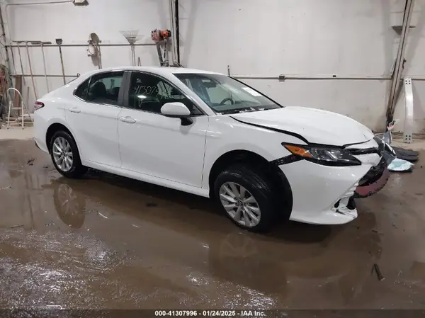 4T1B11HK7JU141526 2018 TOYOTA CAMRY - Image 1