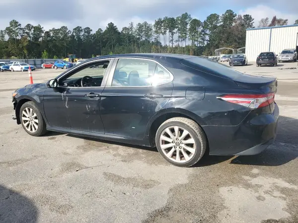 4T1B11HK7JU144457 2018 TOYOTA CAMRY - Image 2