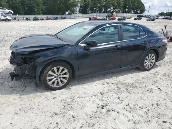 4T1B11HK7JU145561 2018 TOYOTA CAMRY - Image 1