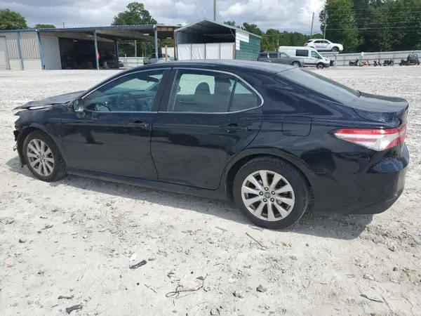 4T1B11HK7JU145561 2018 TOYOTA CAMRY - Image 2