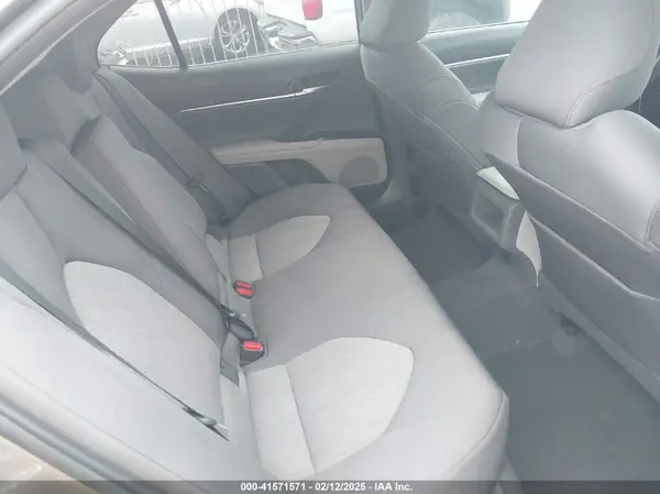 4T1B11HK7JU147715 2018 TOYOTA CAMRY - Image 8