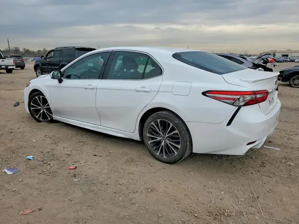 4T1B11HK7JU150887 2018 TOYOTA CAMRY - Image 2