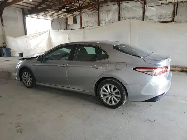 4T1B11HK7JU152378 2018 TOYOTA CAMRY - Image 2