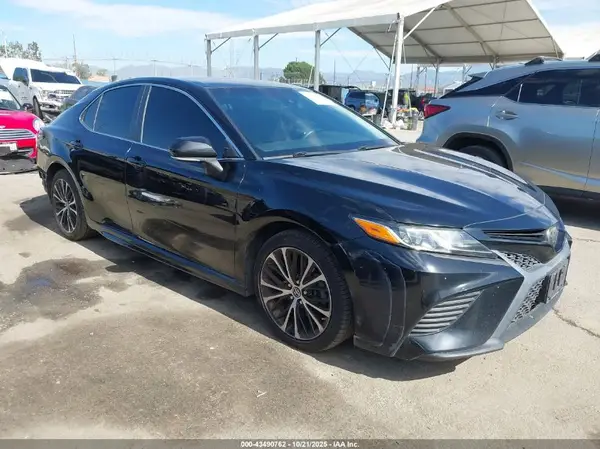 4T1B11HK7JU156091 2018 TOYOTA CAMRY - Image 1