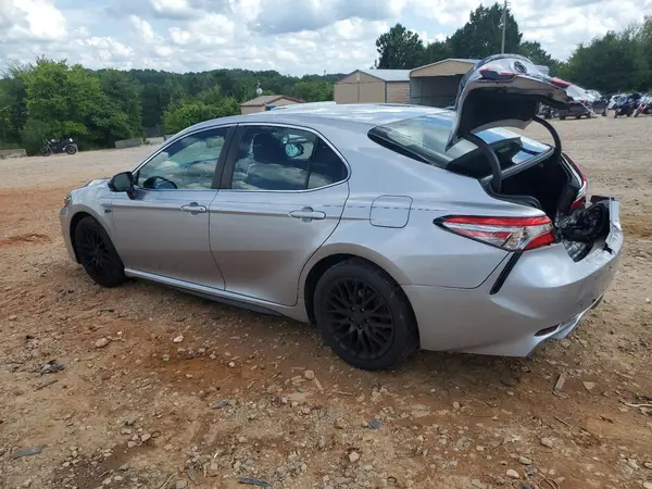 4T1B11HK7JU156883 2018 TOYOTA CAMRY - Image 2