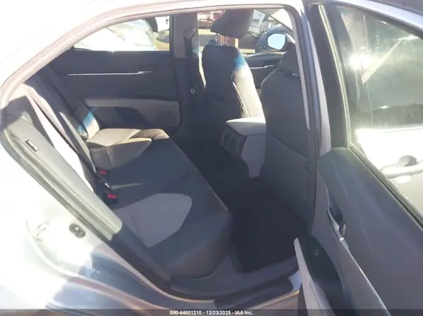 4T1B11HK7JU157127 2018 TOYOTA CAMRY - Image 8