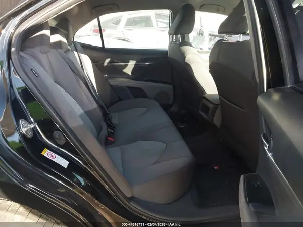 4T1B11HK7JU157466 2018 TOYOTA CAMRY - Image 8