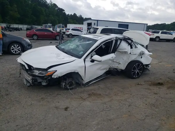 4T1B11HK7JU157497 2018 TOYOTA CAMRY - Image 1