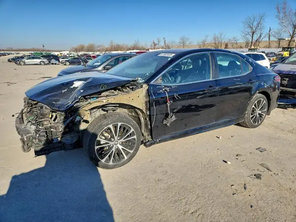 4T1B11HK7JU158147 2018 TOYOTA CAMRY - Image 1