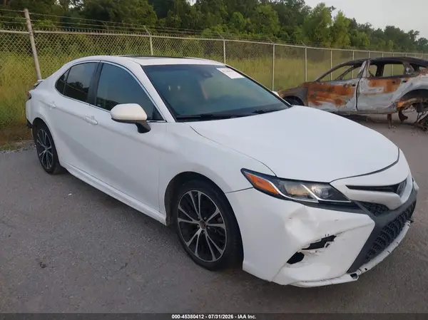 4T1B11HK7JU159010 2018 TOYOTA CAMRY - Image 1