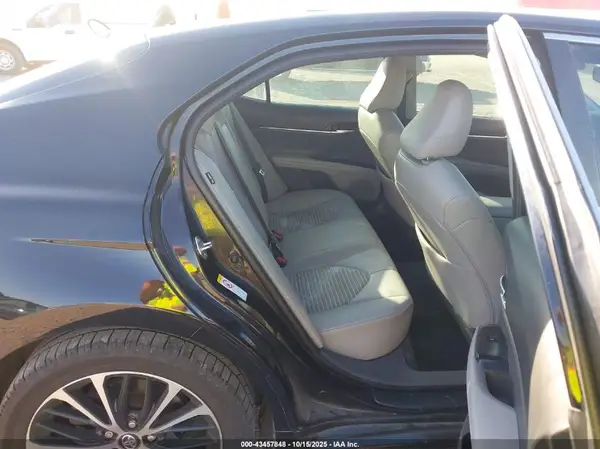 4T1B11HK7JU501863 2018 TOYOTA CAMRY - Image 8