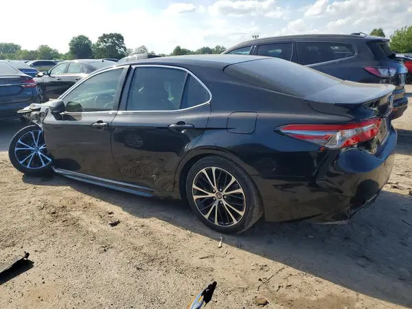 4T1B11HK7JU502429 2018 TOYOTA CAMRY - Image 2