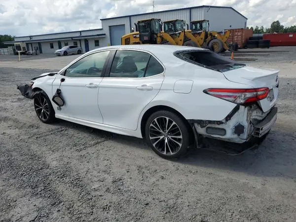4T1B11HK7JU504648 2018 TOYOTA CAMRY - Image 2