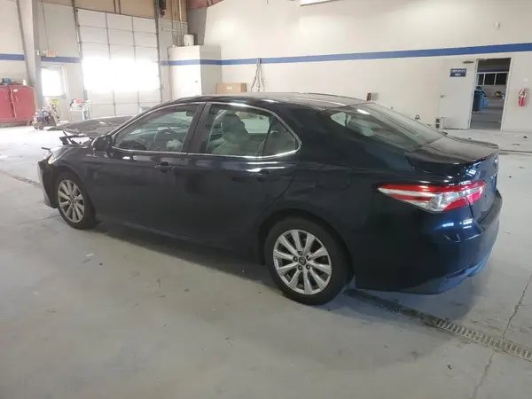 4T1B11HK7JU505525 2018 TOYOTA CAMRY - Image 2