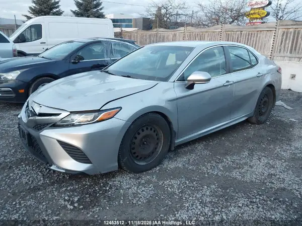 4T1B11HK7JU505976 2018 TOYOTA CAMRY - Image 2