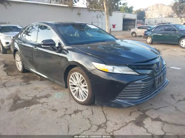 4T1B11HK7JU510613 2018 TOYOTA CAMRY - Image 1