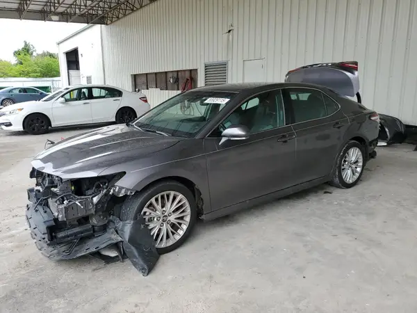4T1B11HK7JU510787 2018 TOYOTA CAMRY - Image 1