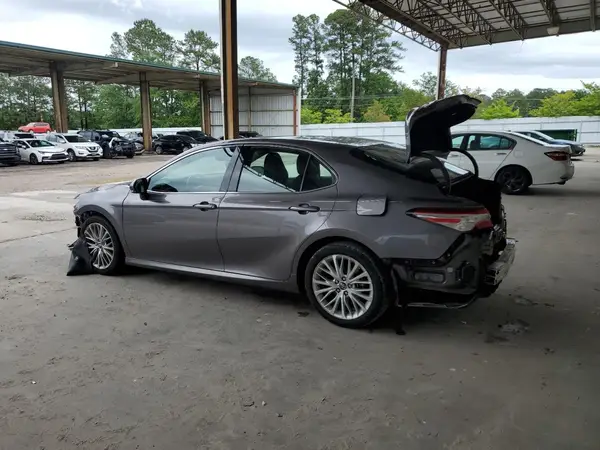 4T1B11HK7JU510787 2018 TOYOTA CAMRY - Image 2