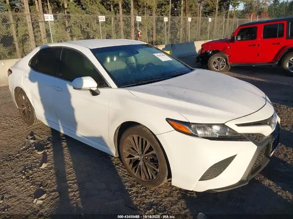 4T1B11HK7JU516234 2018 TOYOTA CAMRY - Image 1