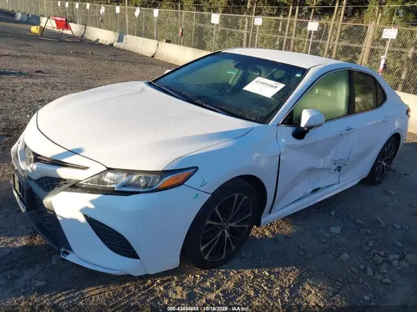 4T1B11HK7JU516234 2018 TOYOTA CAMRY - Image 2
