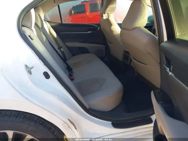 4T1B11HK7JU516234 2018 TOYOTA CAMRY - Image 8