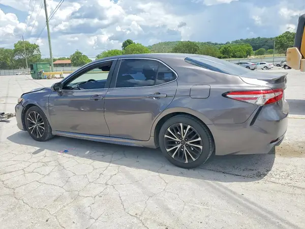 4T1B11HK7JU516640 2018 TOYOTA CAMRY - Image 2