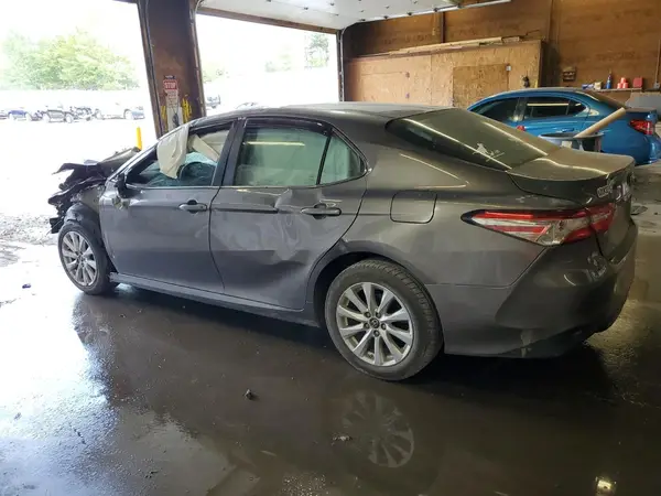 4T1B11HK7JU516976 2018 TOYOTA CAMRY - Image 2