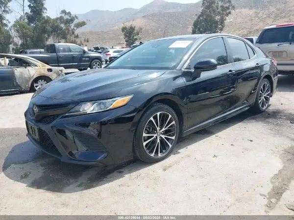 4T1B11HK7JU517383 2018 TOYOTA CAMRY - Image 2