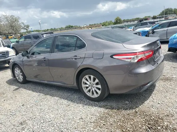 4T1B11HK7JU518727 2018 TOYOTA CAMRY - Image 2