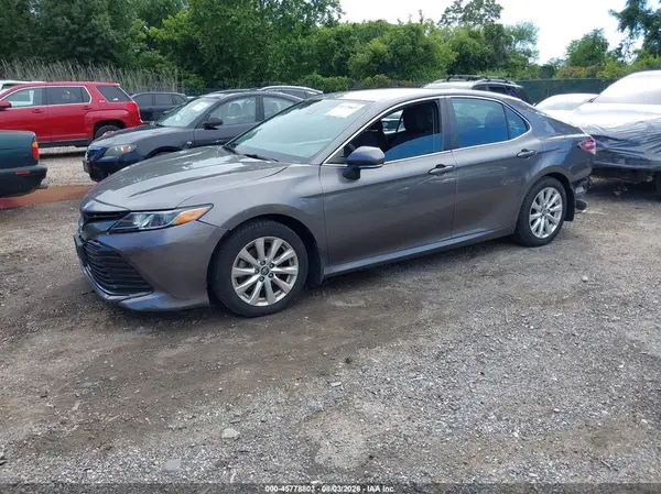 4T1B11HK7JU519621 2018 TOYOTA CAMRY - Image 2