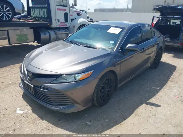 4T1B11HK7JU520106 2018 TOYOTA CAMRY - Image 2