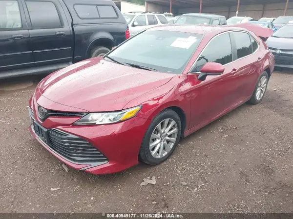 4T1B11HK7JU520557 2018 TOYOTA CAMRY - Image 2